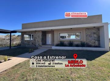 Casa · 204m² · 4 Ambientes · 1 Cochera · Casa en Merlo