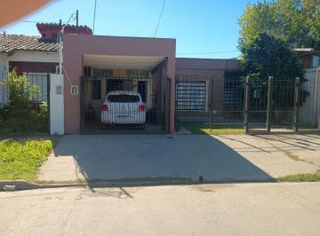 Casa de 5 ambientes, Merlo · Parque San Martin, Excelente Casa con Pileta en Venta