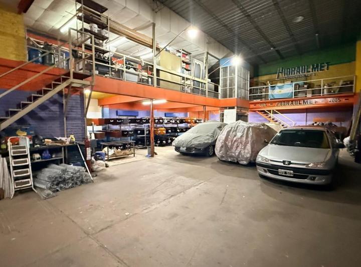 Bodega-Galpón · 440m² · 3 Ambientes