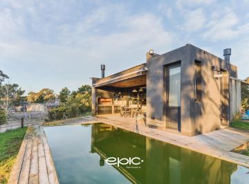 Casa · 225m² · 4 Ambientes · 2 Cocheras · Casa en Venta 3 Amb con Pileta en Costa Esmeralda Barrio Ecuestre