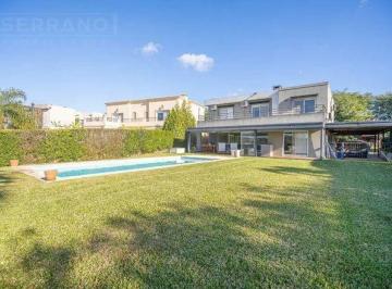 Casa · 250m² · 7 Ambientes · 3 Cocheras · Casa en Venta Al Golf en San Isidro Labrador