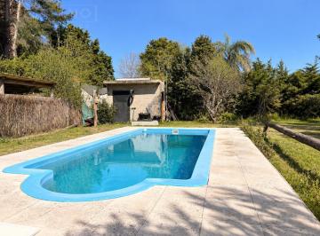 Casa · 53m² · 3 Ambientes · 2 Cocheras · Venta Casa 3 Ambientes con Pileta, en Lote de 730 m², Calle G. de La Vega, Parque Sakura