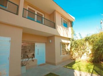 Casa de 6 ambientes, Cipolletti · Venta de Casa en Cipoletti de 3 Dorm. – Piscina, Quincho