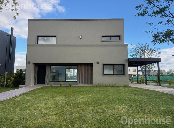 Casa · 169m² · 4 Ambientes · 2 Cocheras