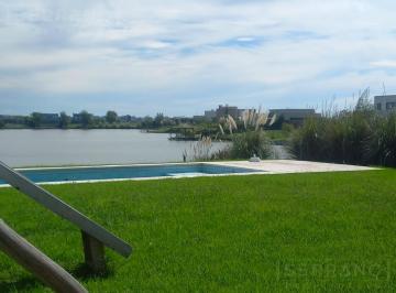 Casa · 170m² · 4 Ambientes · 2 Cocheras · Venta Casa 4 Ambientes Parrilla y Pileta San Sebastian a La Laguna