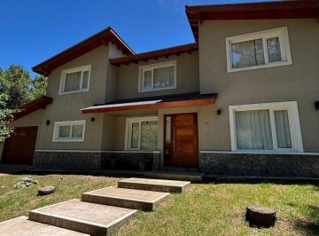 Casa · 240m² · 6 Ambientes · 3 Cocheras · Alquiler Temporal | Casa | Pinamar | 6 Ambientes | Parque y Parrilla