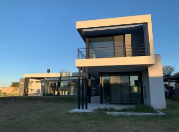 Casa · 240m² · 5 Ambientes · Casa en Venta - Barrio San Matias - Escobar - Lote Interno.