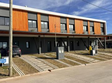 Casa · 98m² · 4 Ambientes · 2 Cocheras · Dúplex - 3 Dorm. - Campos de Manantiales