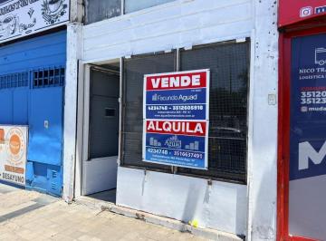 Local comercial · 32m² · 1 Ambiente · Venta Local Comercial con Entrepiso en Ubicación Estratégica - Centro