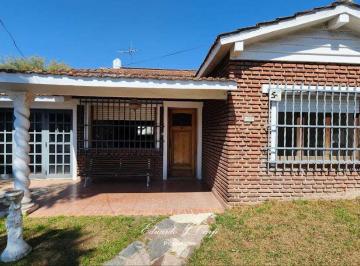 Casa · 120m² · 4 Ambientes · 2 Cocheras · Casa - Castelar Norte