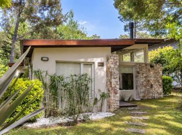 Casa de 4 ambientes, Mar de las Pampas · Peumayen - Cerca del Centro - 350 m de La Playa - Mar de Las Pampas