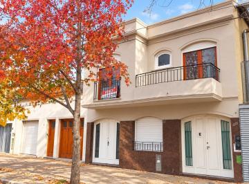 PH · 110m² · 6 Ambientes · 1 Cochera · Casa de Estilo en PH - 3 Dorm - Cochera - Calle 116 E/64 y 65 - La Plata