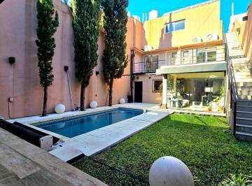 Casa · 303m² · 6 Ambientes · Venta Casa 6 Ambientes con Pileta. a 350 m² de Pedro Goyena, Parque Chacabuco Limite Caballito.