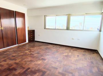 Departamento · 130m² · 6 Ambientes · Departamento Microcentro
