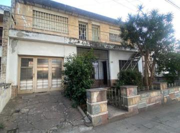 Casa · 219m² · 15 Ambientes · 3 Cocheras · Casa en Venta - San Vicente