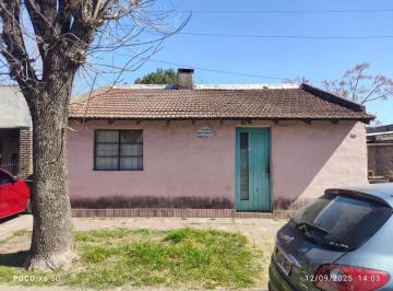 Casa · 90m² · 4 Ambientes · 2 Cocheras · Casa Para Refaccionar en Venta, Centro de Capilla del Señor