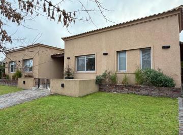 Casa · 190m² · 4 Ambientes · Venta Casa Al Rio, 4 Ambientes, Barrio San Marco, Villanueva, Tigre