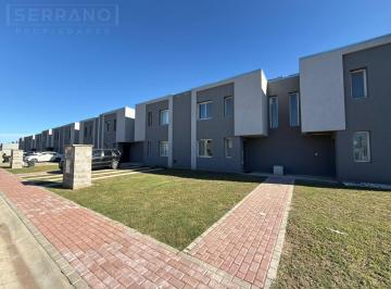 Casa · 104m² · 4 Ambientes · 2 Cocheras · Venta Duplex 4 Ambientes con Jardin en Decs Tortugas