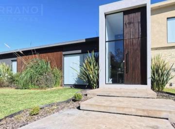 Casa · 166m² · 4 Ambientes · 2 Cocheras · Venta Casa 4 Ambientes en San Matias, Escobar