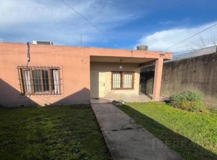 Casa · 200m² · 3 Ambientes · 2 Cocheras