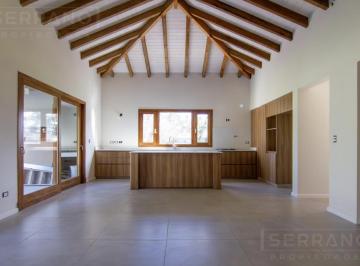 Casa · 160m² · 4 Ambientes · 2 Cocheras · Venta Casa 4 Ambientes en El Barrio Santa Clara, Manzanares