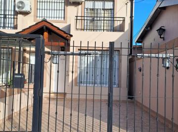 Casa de 5 ambientes, San Isidro · Vendo Duplex 5 Amb. Apto Crédito. Dueño Directo