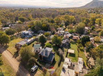 Casa · 204m² · 9 Ambientes · 1 Cochera · Venta 2 Casas en Santa Rosa de Calamuchita Cba
