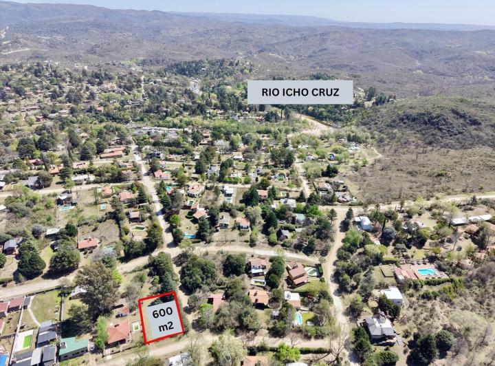 Terreno · 600m²