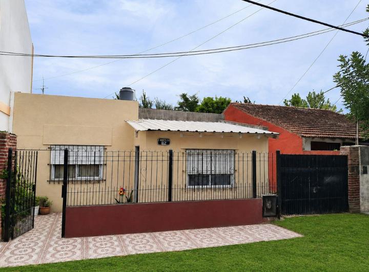 Casa · 81m² · 4 Ambientes · 1 Cochera