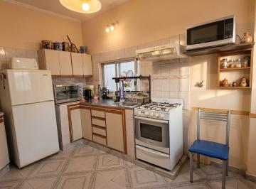 Casa · 59m² · 3 Ambientes · 1 Cochera · Venta Casa de 3 Amb. (Financia)