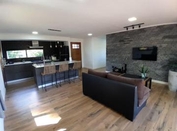 Casa · 150m² · 5 Ambientes · 1 Cochera · Casa a m del Rio, permuto por Campo