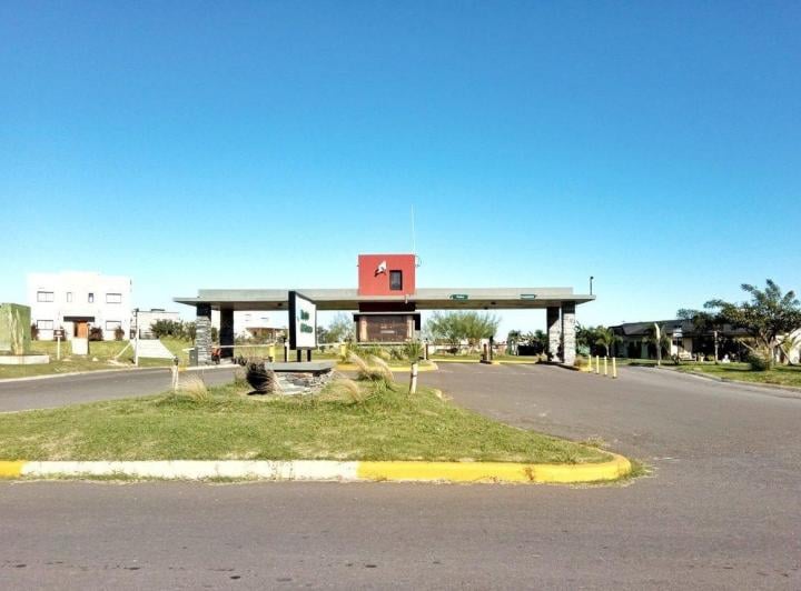 Terreno · 606m²