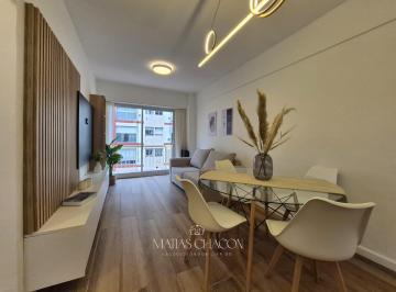 Departamento · 55m² · 3 Ambientes · Departamento de 3 Ambientes a La Calle con Balcon Saliente en Plaza Mitre
