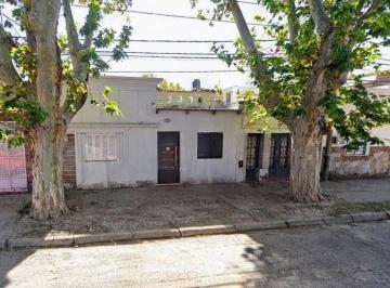Casa · 190m² · 8 Ambientes · 2 Cocheras · Casa en Roque Saenz Peña