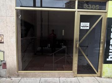 Local comercial · 31m² · Local Comercial - Av Balbin - Saavedra - con Patio