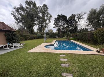 Casa · 850m² · 6 Ambientes · 2 Cocheras · Casa en Venta 4 Dorm. Dep Pileta Barrio El Molino Pilar