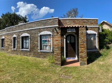 Foto1 · En Tio Tom Bonita Casa con 3 Dorm.