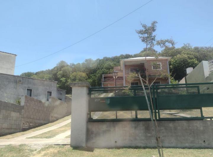 Casa · 231m² · 5 Ambientes · 1 Cochera
