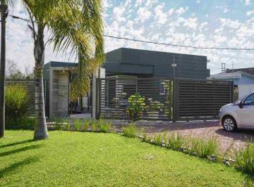 Casa · 129m² · 3 Ambientes · 1 Cochera · Vendo Casa 3 Dorm. 3 Baños Piscina Pando