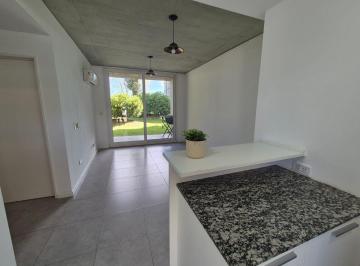Departamento · 44m² · 2 Ambientes · 1 Cochera · Alquiler Excelente Dpto de Dos Amb con Jardin
