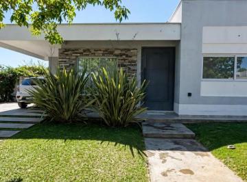 Casa de 6 ambientes, Mayor Drummond · Venta Casa 3 Habitaciones en Rincón de Aráoz