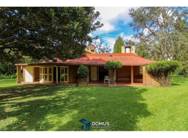 Casa · 430m² · 4 Dormitorios · 1 Cochera