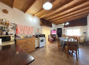 Casa · 65m² · 2 Ambientes · 1 Cochera · Venta Casa en Lote de 500 m²