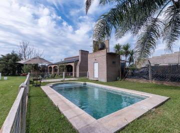 Casa · 184m² · 5 Ambientes · 1 Cochera · Venta Casa 2 Dorm Patio y Pileta Sauce Viejo