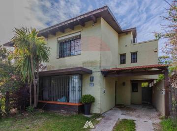 Casa · 120m² · 5 Ambientes · 1 Cochera · Alquiler de Casa de 3 Dorm, en Barra de Carrasco