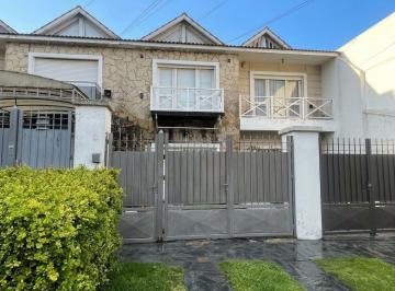 PH · 74m² · 3 Ambientes · 1 Cochera · Alquiler Dúplex de 3 Plantas con Patio y Parrilla