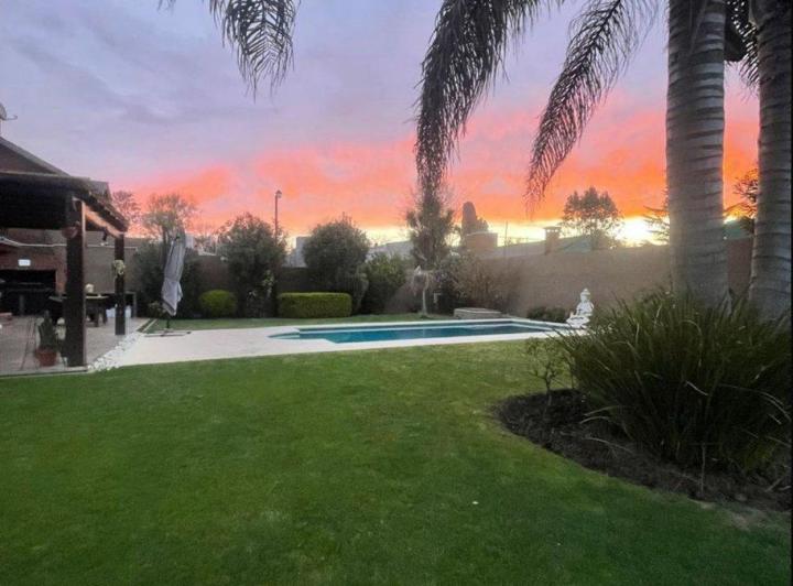 Casa · 286m² · 5 Ambientes · 2 Cocheras