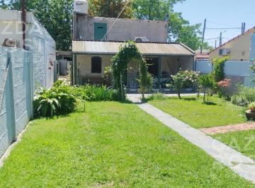 Casa · 98m² · 3 Ambientes · 1 Cochera · Casa con Hermoso Jardin en Ezeiza