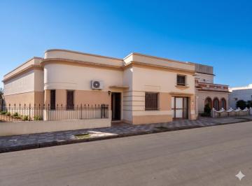 Casa · 286m² · 10 Ambientes · Casa en Nueva Helvecia