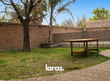 Casa de 6 ambientes, Funes · Casa en Funes con 3 Dorm., Pileta, Parrillero y Cochera Cubierta